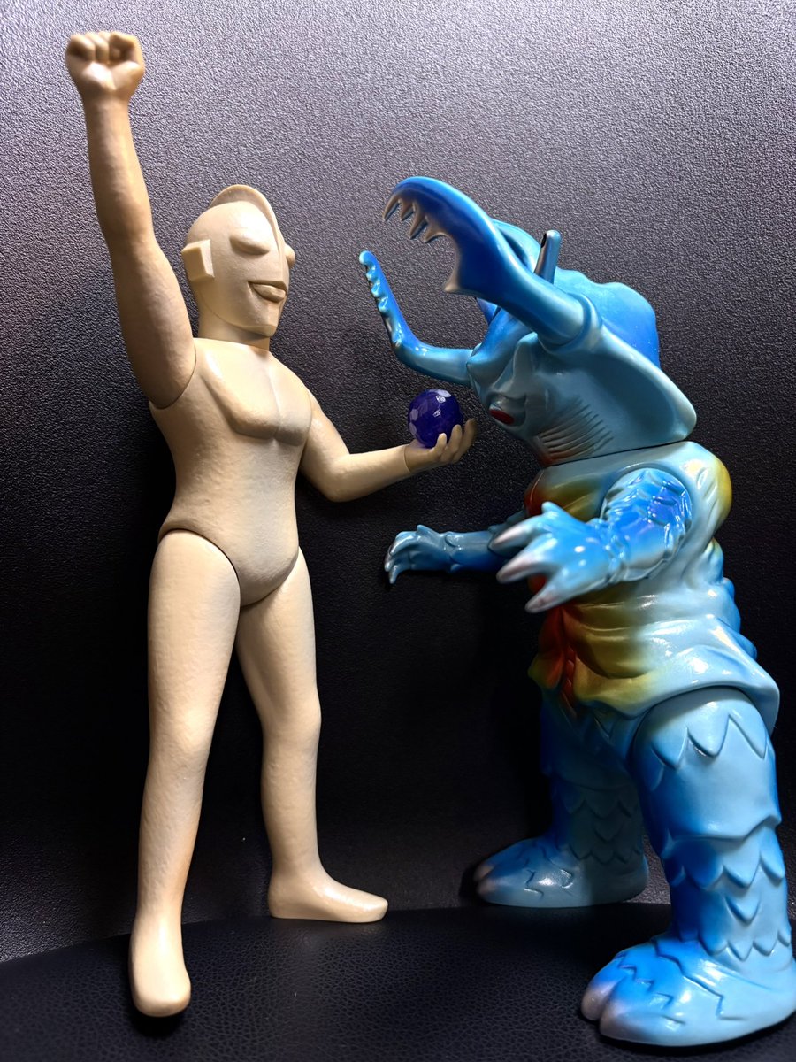 バラージを護るノアの神。古代にもウルトラマンの同族が地球に来ていた