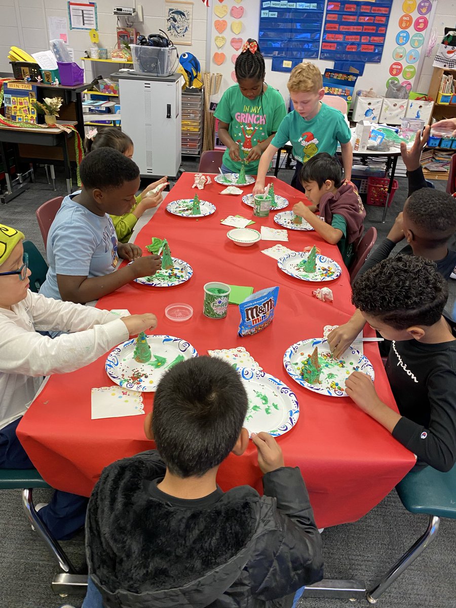 Marucci_OFE's tweet photo. We shared our traditions and cultures with each other during Community Time. Marucci +Harisis= Success!! @HumbleISD_OFE @CorinnaFerrier @CoachonTif @HumbleISD_PL @Christy_Erb https://t.co/btc06Yimmm