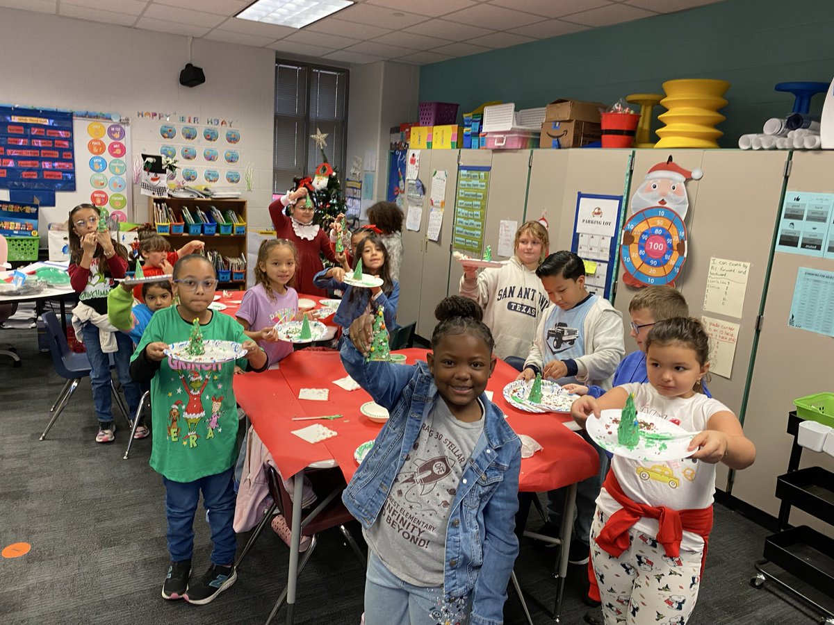 Marucci_OFE's tweet photo. We shared our traditions and cultures with each other during Community Time. Marucci +Harisis= Success!! @HumbleISD_OFE @CorinnaFerrier @CoachonTif @HumbleISD_PL @Christy_Erb https://t.co/btc06Yimmm