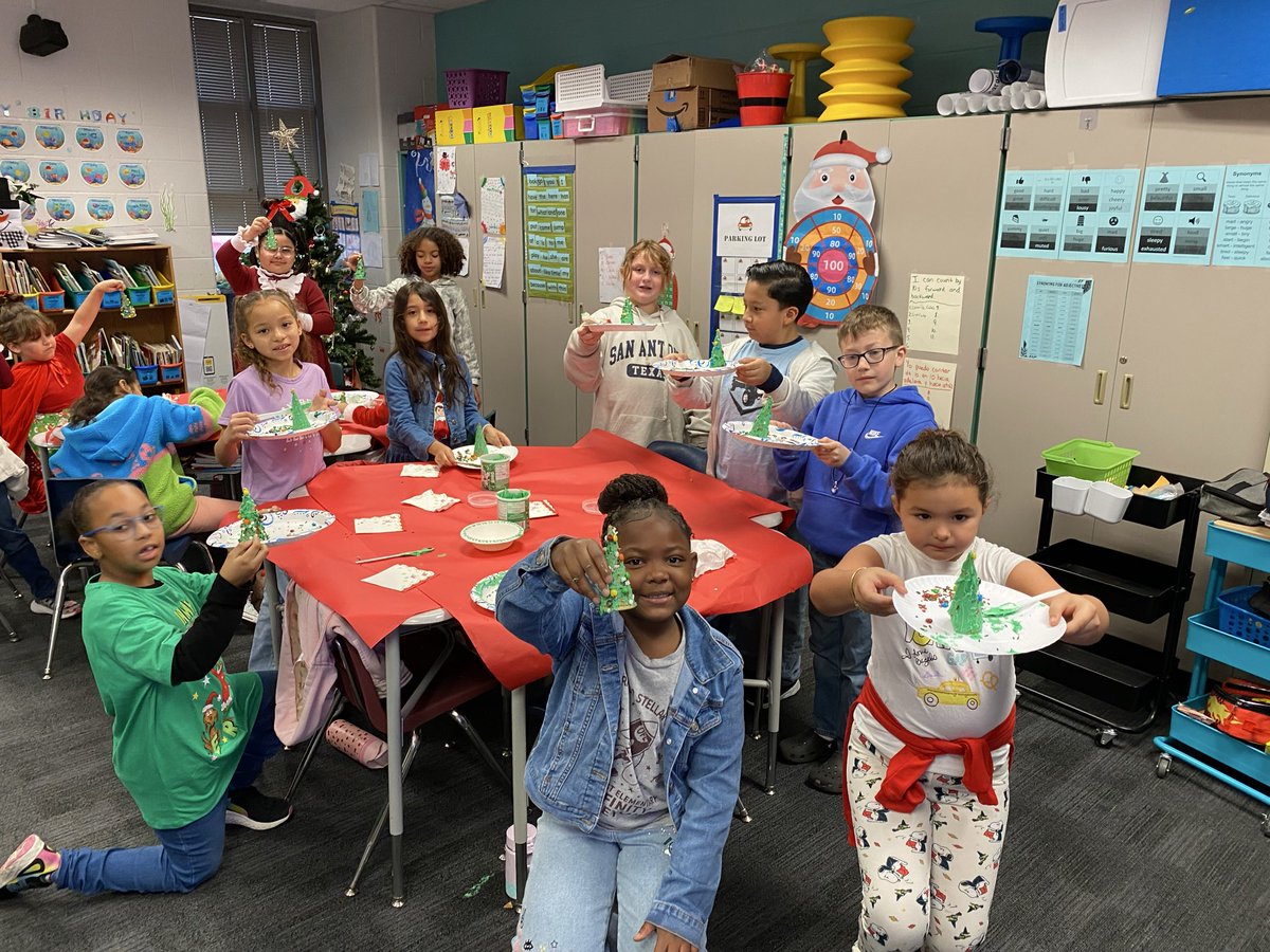 Marucci_OFE's tweet photo. We shared our traditions and cultures with each other during Community Time. Marucci +Harisis= Success!! @HumbleISD_OFE @CorinnaFerrier @CoachonTif @HumbleISD_PL @Christy_Erb https://t.co/btc06Yimmm
