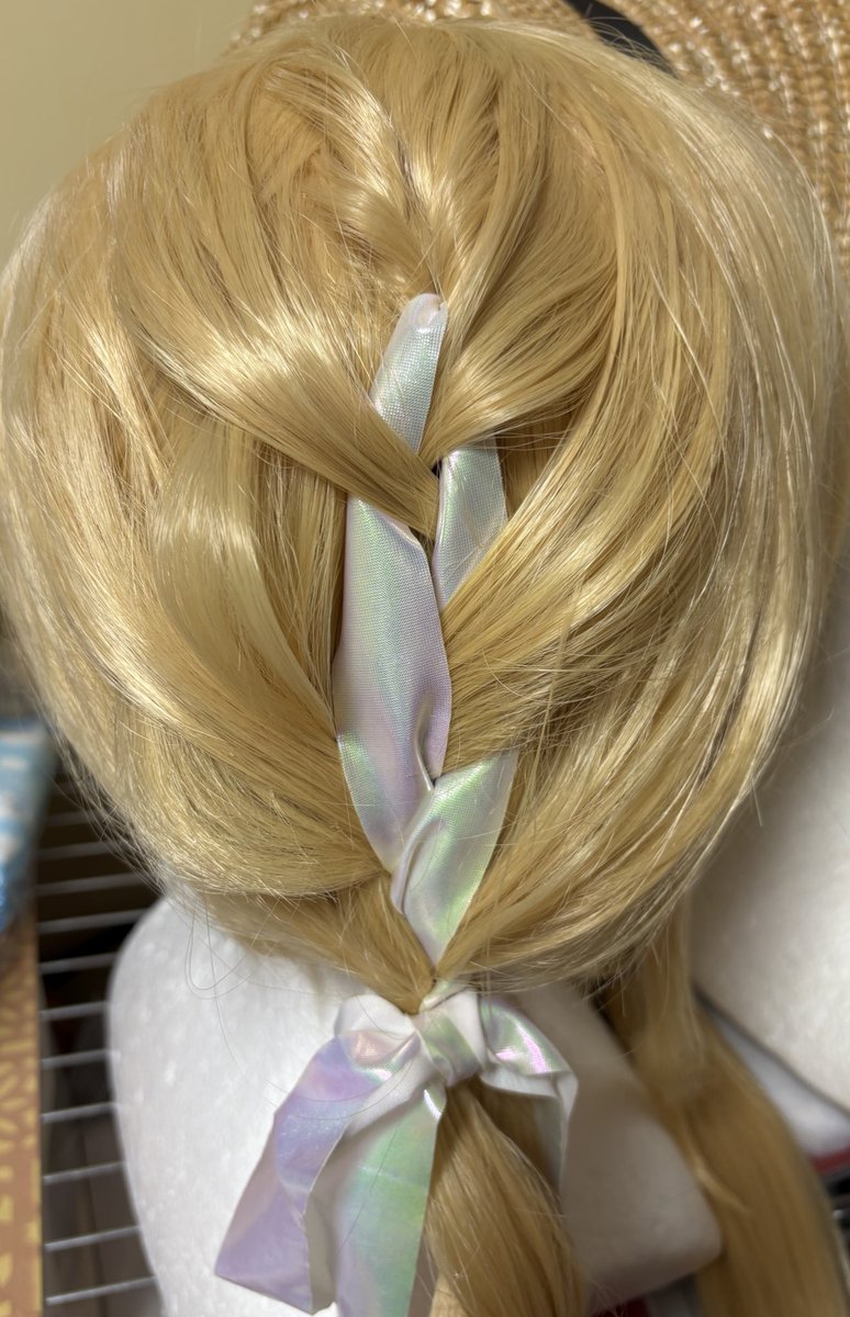 ことねウィッグ出来たー😭✨
心ちゃん並みに作るの大変だった…
前髪作った後、被ってないから当日までビクビクしてる…
ウィッグ頑張ったので、ぜひらいマスくんに来て下さい！

12月29日(月) 14:00〜 
#らいマスくん
📍 秋葉原雷神3F
💰2,500(1D)※ツイプラ登録で500円OFF！
twipla.jp/events/695247