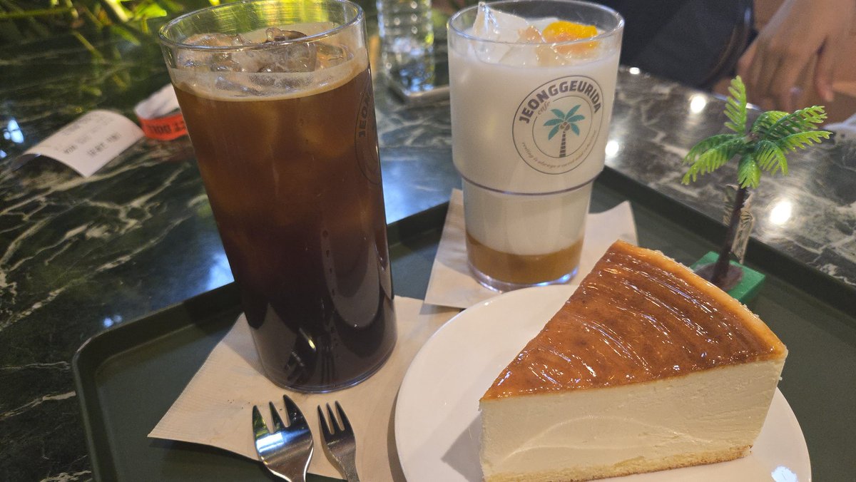 친구랑 카페 들렸어요~