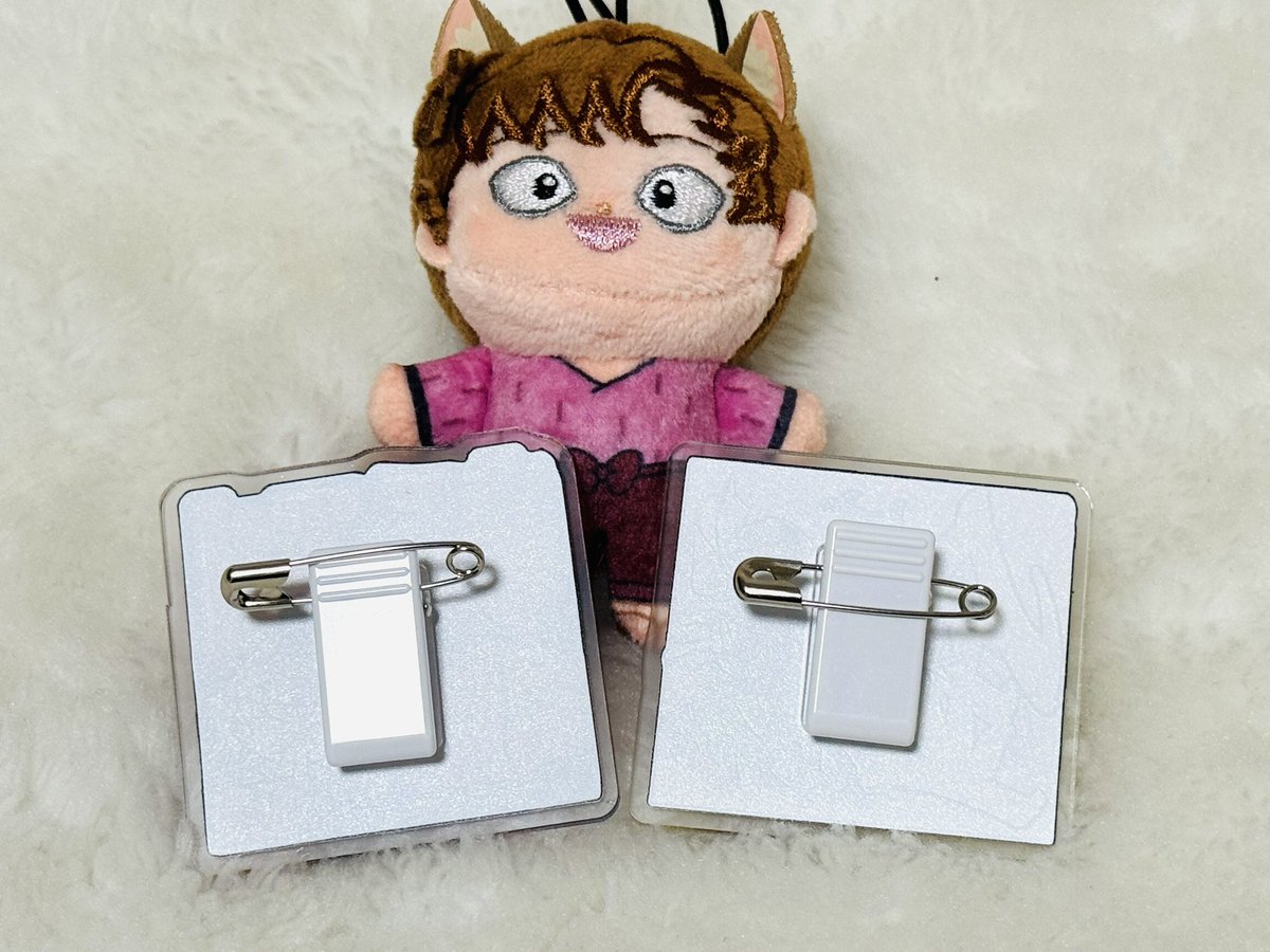 ブラコン アクリルバッジ 要 ノベルティ紹介】2 先着でアクリルバッジを2種類のうち1種お渡しします