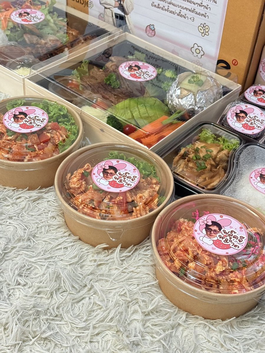 🍱 𝗙𝗼𝗼𝗱 𝗙𝗼𝗿 𝗙𝗹𝘂𝗸𝗲𝗷𝗲𝗲 🍱
มาเติมพลังให้จิ๋วเล็กแล้วน้า ทานให้อร่อยค้าบ เอ็นจอย มีความสุขทั้งวันน้าจิ๋ว เล่นแบบไม่เจ็บนะครับ จิ๋วเก่งอยู่แล้ว รักกกก   ♡

𝗧𝗛𝗫 : <a href="/flukejeeratchTH/">FlukeJeeratch_Official</a> ที่ช่วยประสานงานให้พิ้งทุกรอบเลยฮ้ะ ♡

#flukejeee
#GMMTVStarlympics2025