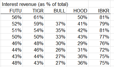 goldenlabubuwatch tweet media