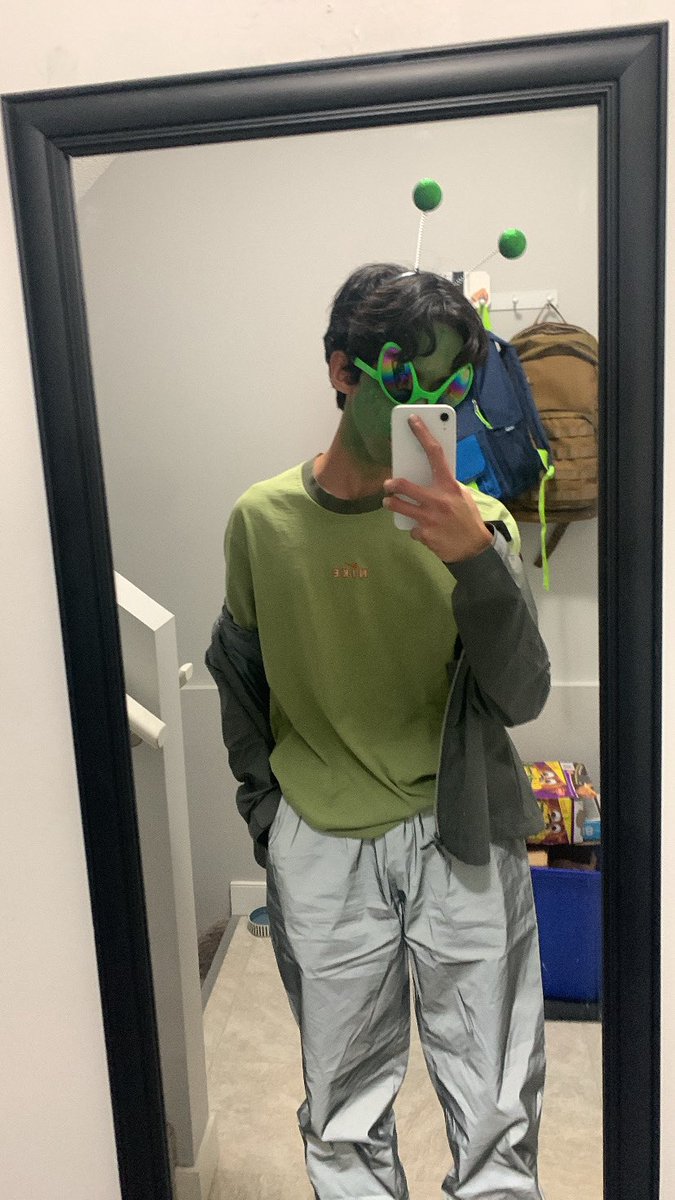 jeans 🇨🇦 tweet media