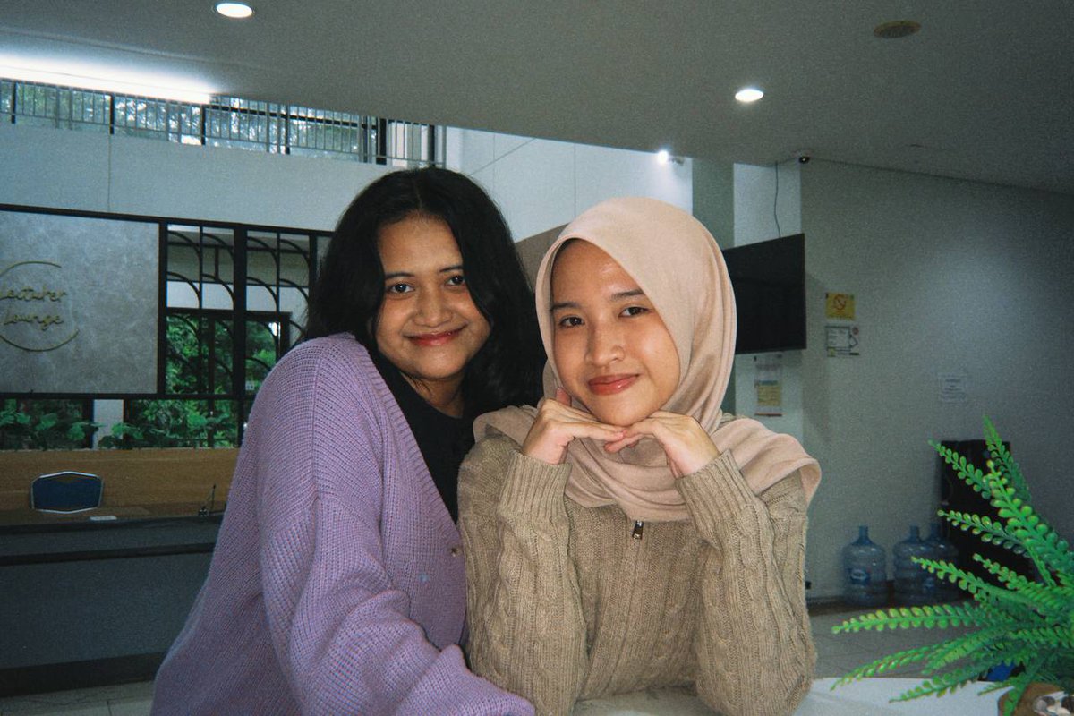 hasvachives's tweet photo. last day of college really ends up i a random noon⛅ https://t.co/GziYjuQF22