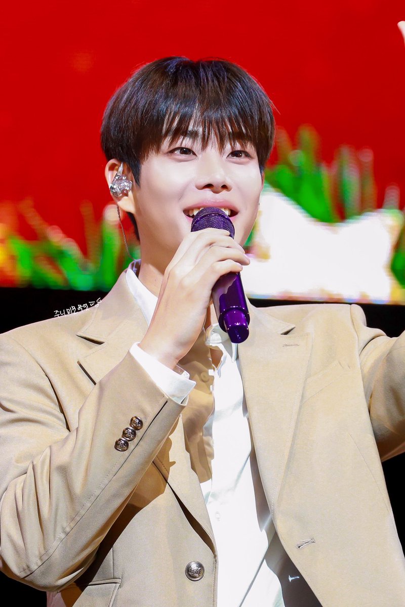 MJ__heart's tweet image. 251220 
MJ 1st FANMEETING IN JAPAN : White Christmas

본 공연 때 
웨이브덮머 &amp;amp; 블러셔 기대한다요😘💕
(핱뚜 소원..🥹💕)

#김명준 #엠제이 #MJ #아스트로 #ASTRO