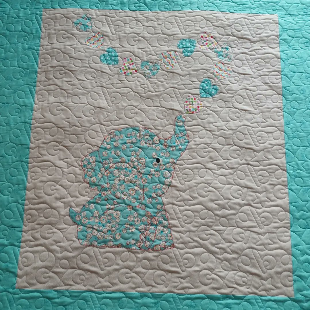 HandiQuilterAus's tweet photo. Gorgeous baby quilt 💕🪡
So soft, sweet, and stitched with love — perfect for little cuddles ✨👶
Designed by @bayviewquilting 💛
#HandiQuilterAustralia #QuiltInspiration #ModernQuilting  #BabyQuilt #QuiltingLove #BabyQuiltLove #QuiltersOfInstagram #QuiltDetails #QuiltStudio https://t.co/FZa9Jxynvx