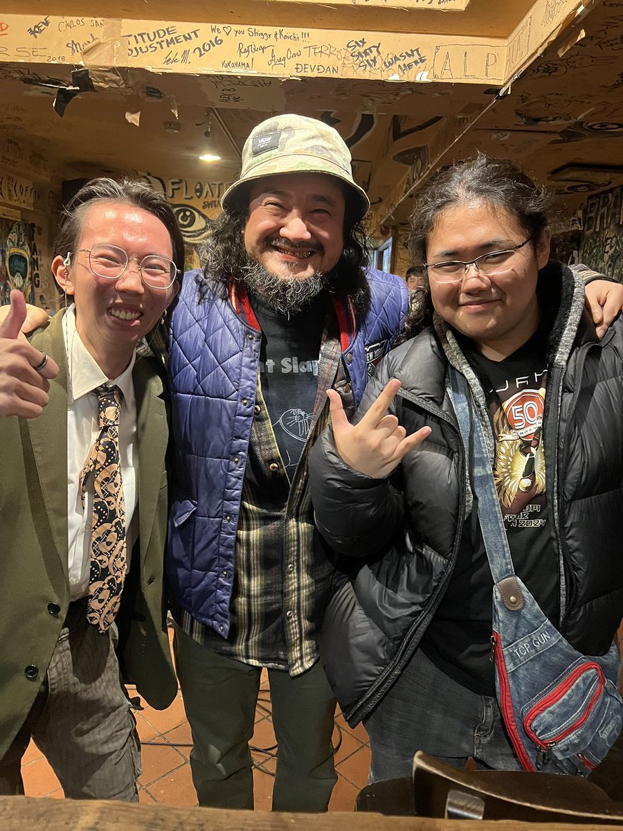 yokohama_puente's tweet photo. 昨夜も凄すぎた！
ブルージーな若武者達！
ホント最高、素晴らしい刺激を頂きました！！
主催タクさんを筆頭に皆様ありがとうございました！
今後ともよろしくお願いいたします！

【RISING BLUES YOKOHAMA vol.Ⅴ】

鈴木リンドウ愛然隊
34Special
やぎばん
Backside Blues Band
the Monkey Temples https://t.co/vgH9yFQao4