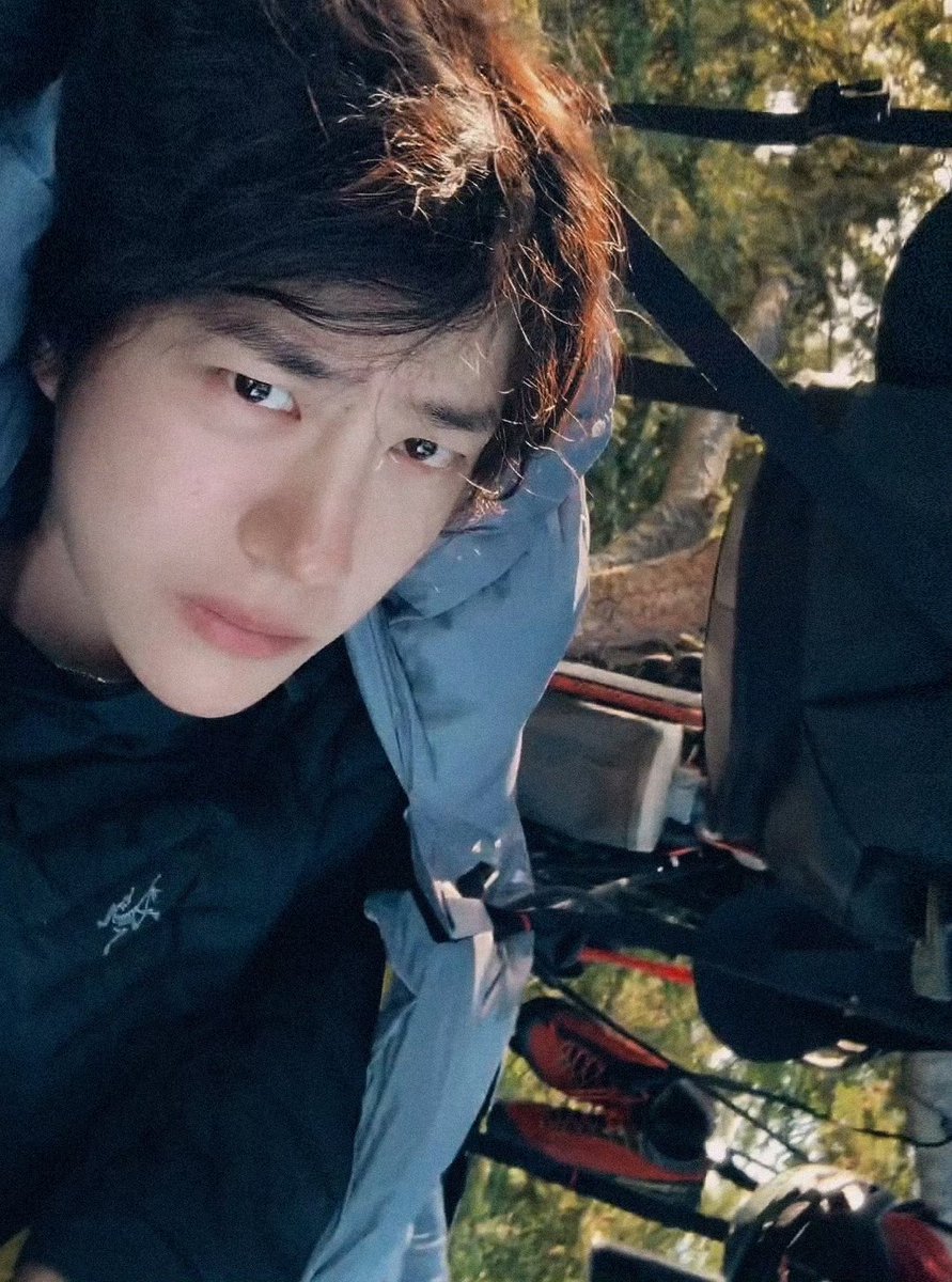 amxamor's tweet image. ช็อตนี้แม่เสีย แม่สิ้น ไม่รู้จะต้องทำยังไง ㅠ ㅠ ตื่นมาแล้วหล่อเลยงง แถมยังนอนบนต้นไม้เพิ่มดาเมจให้สาว(แม่)กรี้ด