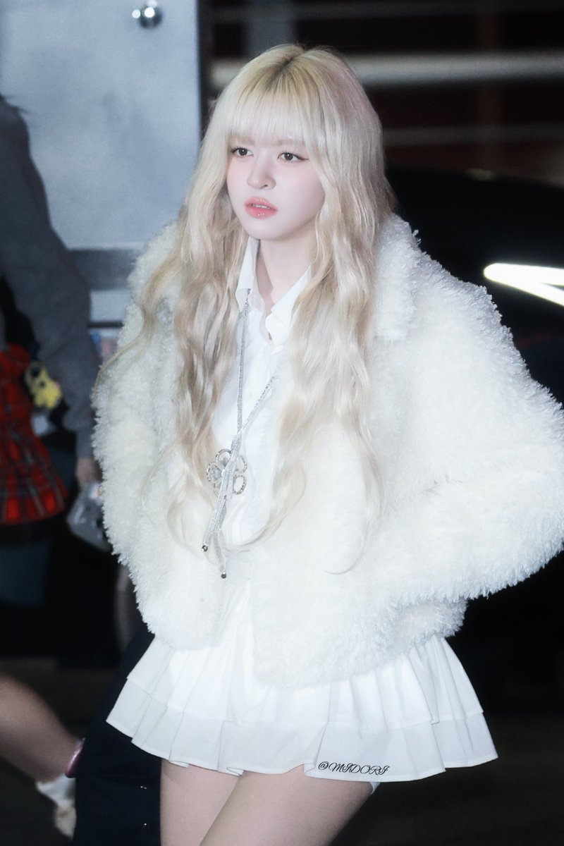 MID0RI_HS's tweet photo. 251220 ICN 

🤍

#NMIXX #엔믹스 
#LILY #릴리 https://t.co/mc67rUJuvb