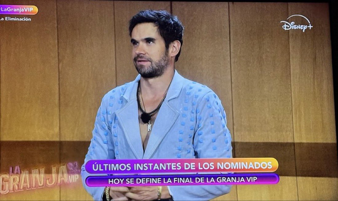 Entró funado y hasta sin ropa!
Hoy es el mejor vestido de la granja y el público lo quiere de GANADOR 🔥❤️🏆😎

 #LaGranjaVIP