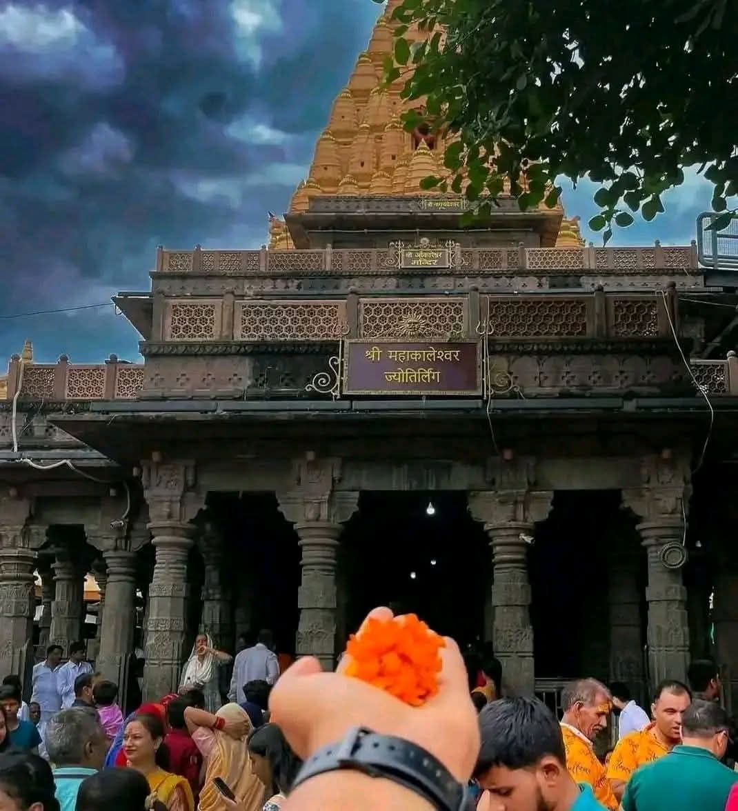karanydv165's tweet photo. एक उम्मीद है जो कभी टूटती नहीं है,
जो होगा वो देख लेंगे महादेव तो है ना..🚩❤️🩹
#JayMahadev https://t.co/Y6ppeK5E7l