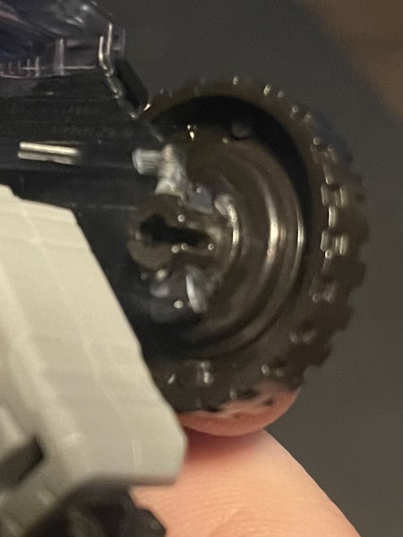 awk_shock's tweet image. Can they stop using clear plastic for hinges, joints, or anything else like that? Shit like this should not happen. 

Having the headlights be clear is not worth this kind of structural issue. Either make it an insert or don’t use it at all