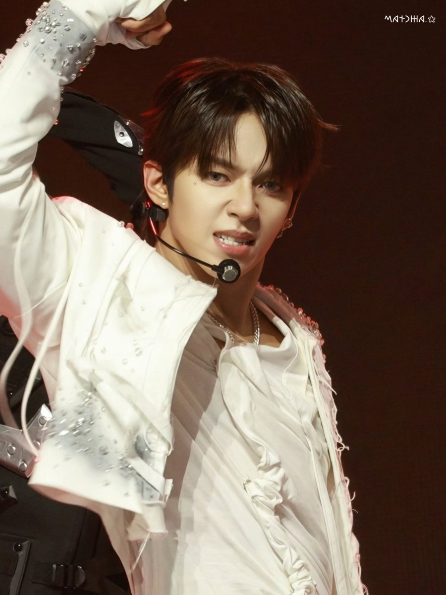 Jellycious_JL's tweet photo. 251219 🔥 
#JL #제이엘 #AHOF #아홉 https://t.co/Ty2qBVqQRW