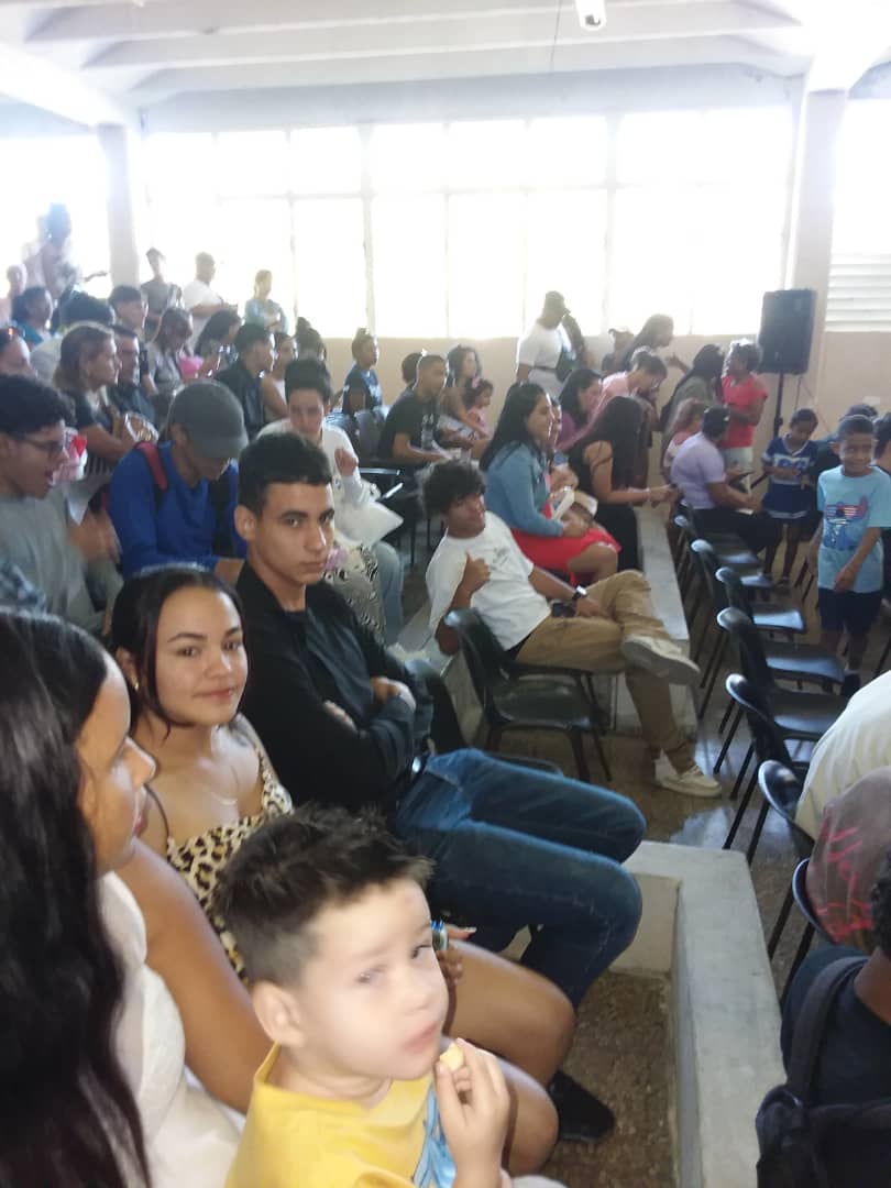 Sentimientos encontrados vivieron hoy los nuevos técnicos de Ordenamiento Territorial y Urbanismo de Cienfuegos tras celebrarse el acto de graduación con la satisfacción del deber cumplido junto a padres y profesores, muchas felicidades para todos .