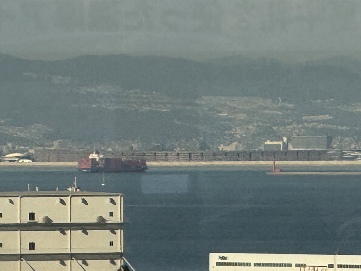 阪神高速のPAから見る大屋根リング。まだそんなに解体されてないっぽい？