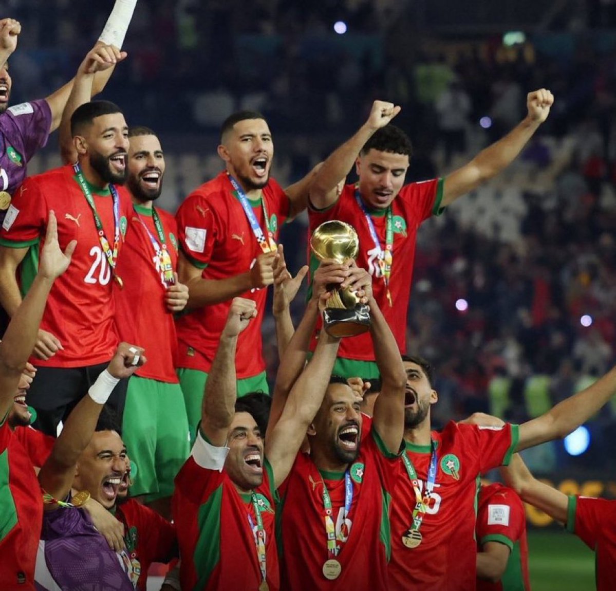 الجوائز المالية الي حصلت عليها المنتخبات في كأس العرب  

• 🇲🇦 المغرب 8.7 مليون دولار 
• 🇯🇴 الأردن 6 مليون دولار
• 🇸🇦 السعودية 4.2 مليون دولار
• 🇦🇪 الإمارات 4.2 مليون دولار

• 1.7 مليون دولار : الجزائر وسوريا والعراق وفلسطين 🇩🇿🇵🇸🇸🇾🇮🇶 

• 700 الف دولار  : بقية المنتخبات