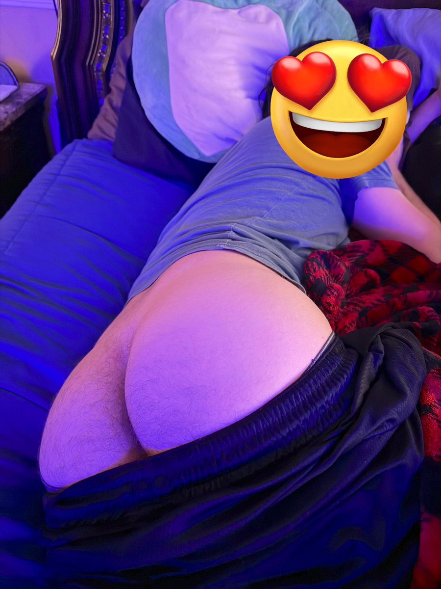 His butt is so fat 
Start a chain for hot top butts 😍
👇🏻
#bubblebutt #butt #tops