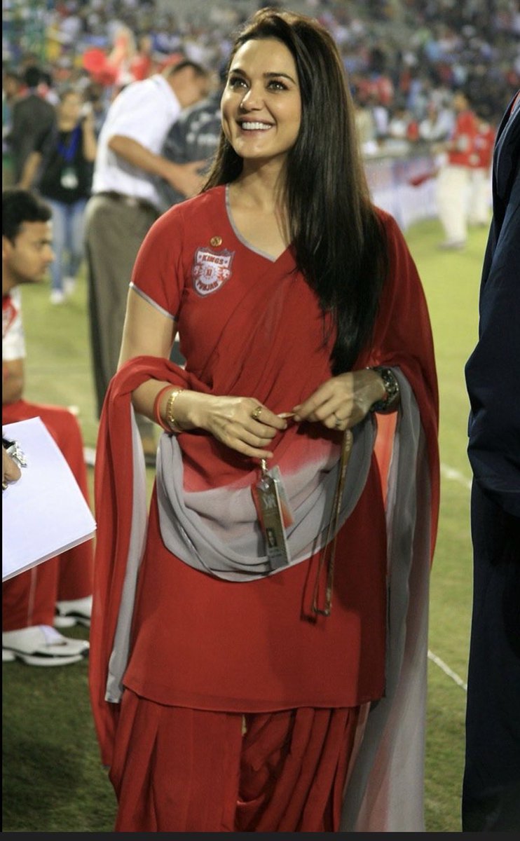 They all looked good in Red

OG Jersey 
OG Players 
And ofcourse Goddess Preity Zinta ❤️