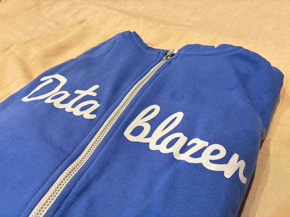 hrsfjp's tweet photo. Datablazer Hoodie が届きました✨ とても青いね!
#Datablazer #TrailblazerQuest https://t.co/I7A5BHgu6h