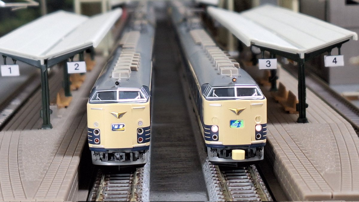 581系特急「彗星」と583系急行「きたぐに」