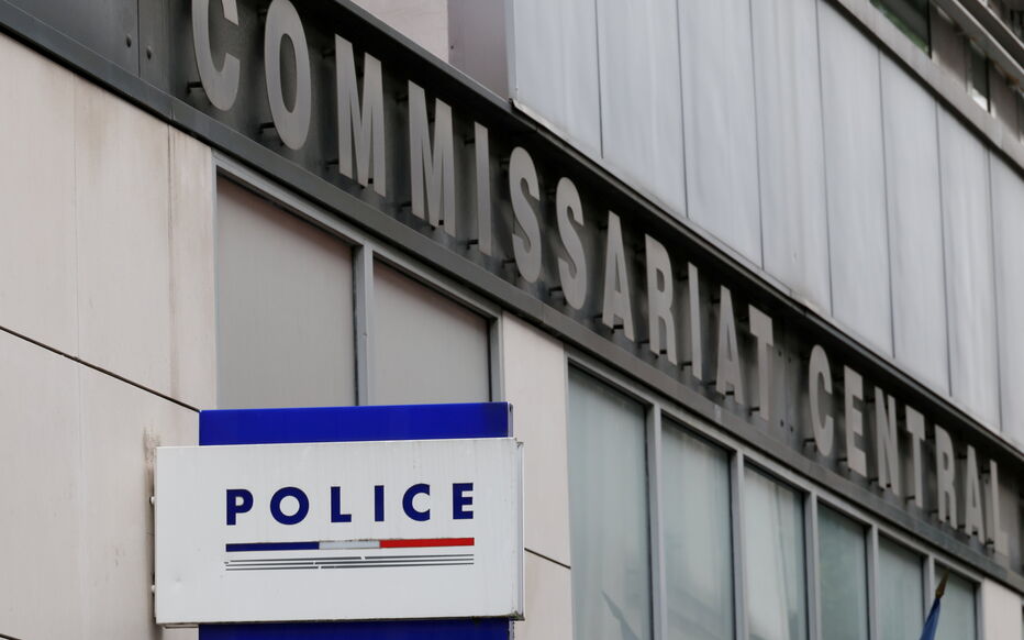 F_Desouche's tweet image. Haut-Rhin : soupçonné de vouloir s’en prendre à des policiers, un jeune islamiste de 19 ans, interpellé. Il avait prêté allégeance à Daesh

 fdesouche.com/2025/12/20/hau…