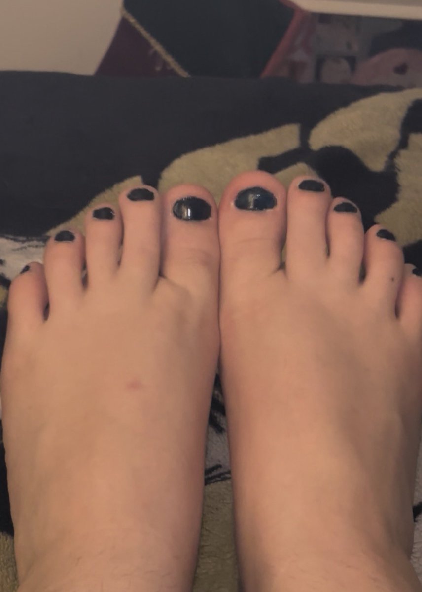 cynicalfeet's tweet photo. Watch me give my toes some colour on my OF😈
Link in bio
#toes #feet #toepolish https://t.co/vbqYhJllRS