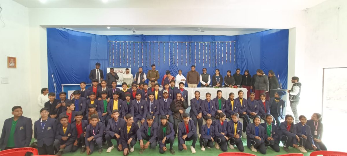 CCgpvs's tweet image. youth mobilization on drug abuse /cyber crime/traffic rules .. Program held with support of Nawa bihan team Suguja and dept of 🚨 police... 
@surgujapolice
@CGgovt
@narcoticsbureau 
@CGPolicemitra1