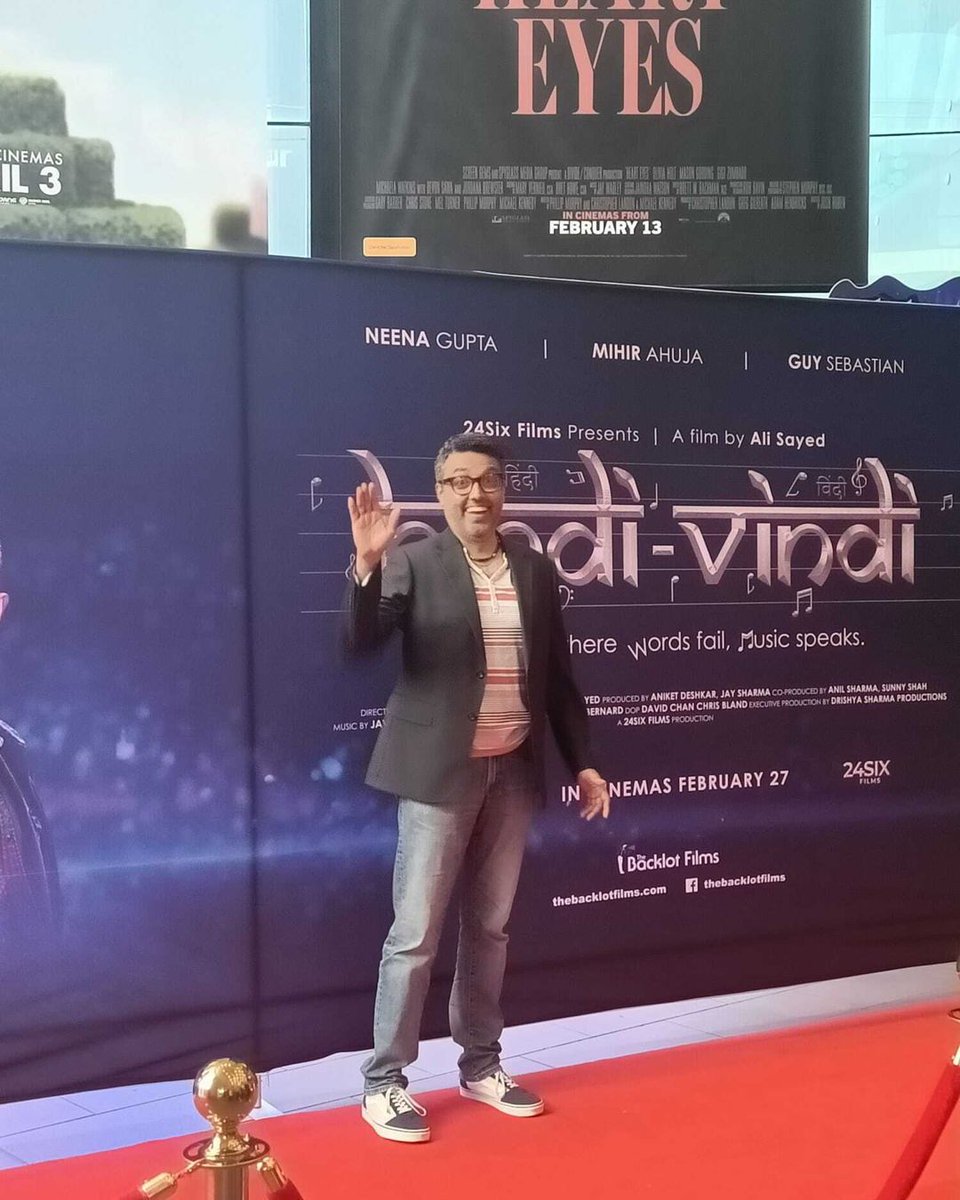 _pranam_'s tweet photo. Apparently I keep things in draft for a while.
Red carpet for #HindiVindi 

@neenagupta @mihirahuja_ @guysebastian @24sixfilms @ali.sayed.au @aniketdeshkar @jay.24six @rupantyakid @taldavida @mathewswift0 @cooper.lxs @simrangulatiofficial @drishya_24sixfilms @javedmohsin_official https://t.co/bvf9lQQLGC