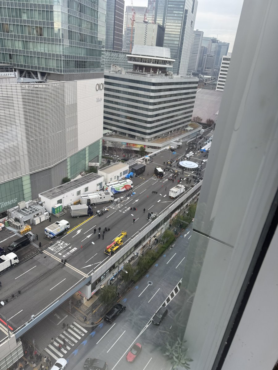 旧KK線の上、ステージできてるけど
なんかライブでもある？