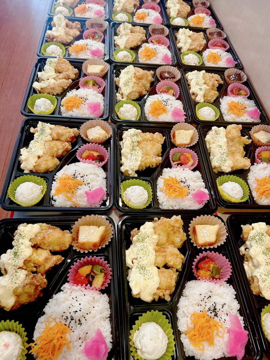 Cafe_FUNFUN's tweet image. おまかせ弁当のご注文ありがとうございました😊
お客様からの『美味しかった』の一言は本当に励みになります☺️
また食べたいな〜と思っていただけるようこれからも頑張ります。

#funfun
#宅配弁当
#高松テイクアウト
#デリバリー
#おまかせ弁当
#会議用
#懇親会
#子供会
#法事