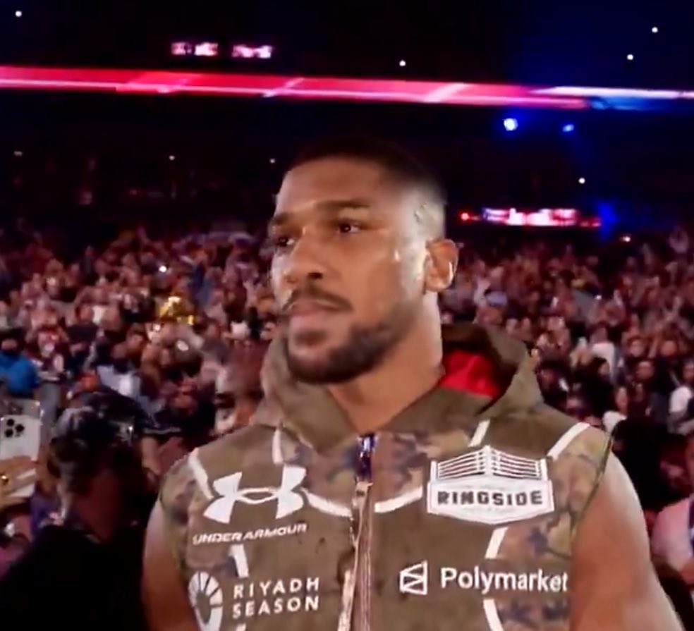 Michael Woods tweet media