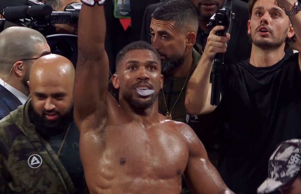 1tsGoogo's tweet photo. It’s KO🔥🔥🔥 @anthonyjoshua #JakeJoshua #jakepaulvsanthonyjoshua https://t.co/fzwnL4rwTY