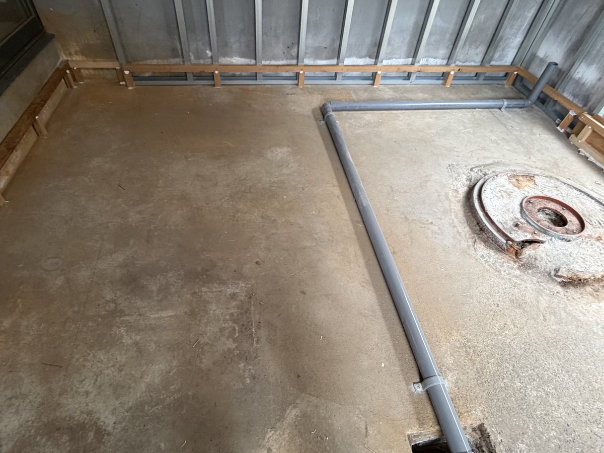 tantanにて他の方はご遠慮下さい 来週1週間はクロス仕事になったので、自分の築古に置いていた糊付け機