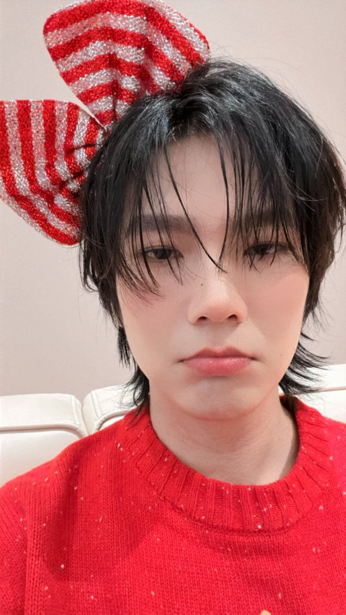 ซานตี้ก็มาา..หน้าตาดูเต็มใจแหละ🤭

CELEBRATE WITH BUILD

#BuildXmasParty

<a href="/JakeB4rever/">BIU.</a> 
#BuildJakapan 
#BeyourluveA