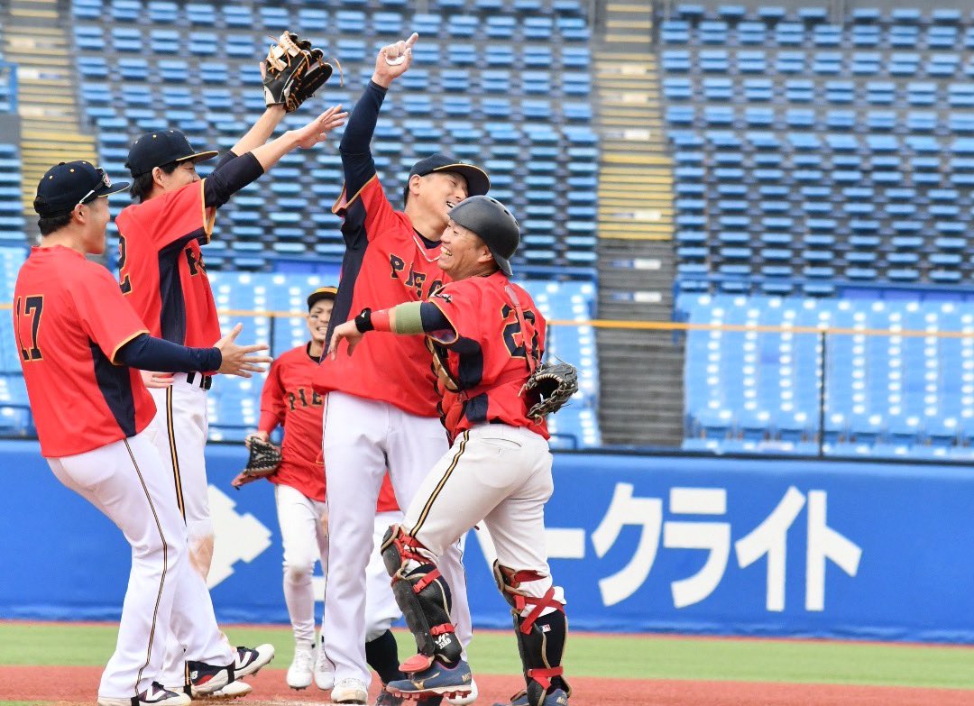 victoria_league's tweet photo. 本日の第二試合⚾️
サマーカップ2025 決勝戦「PIECE × CHUYANS+」

Victoria参戦12年目同士の対決は3-2でPIECEが勝利！5年ぶりの王座奪還👑

🎥試合後もライブ配信と勝利チーム&amp;MVPインタビューご覧いただけます！
https://t.co/dz7S9XZY07 https://t.co/CtSKy3oj77
