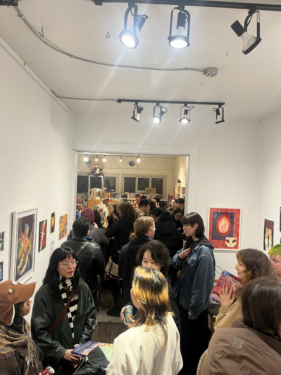 Lucky's Books and Comics tweet media