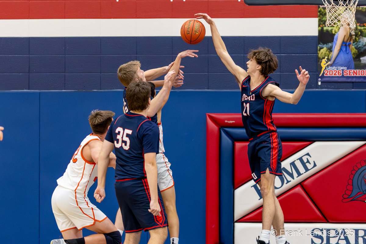 frank_landis's tweet image. Orono Boys’ Basketball Dominates Delano in Decisive Win
The Orono boys’ basketball team delivered a commanding performance against Delano, securing a resounding victory with a final score of 82-59. Throughout the game, Orono maintained control, never trailing and at one point…