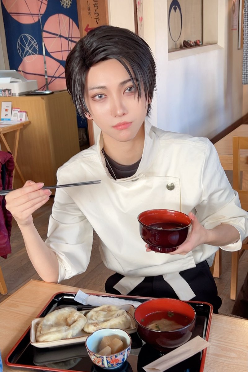 乙骨憂太のコスプレしている