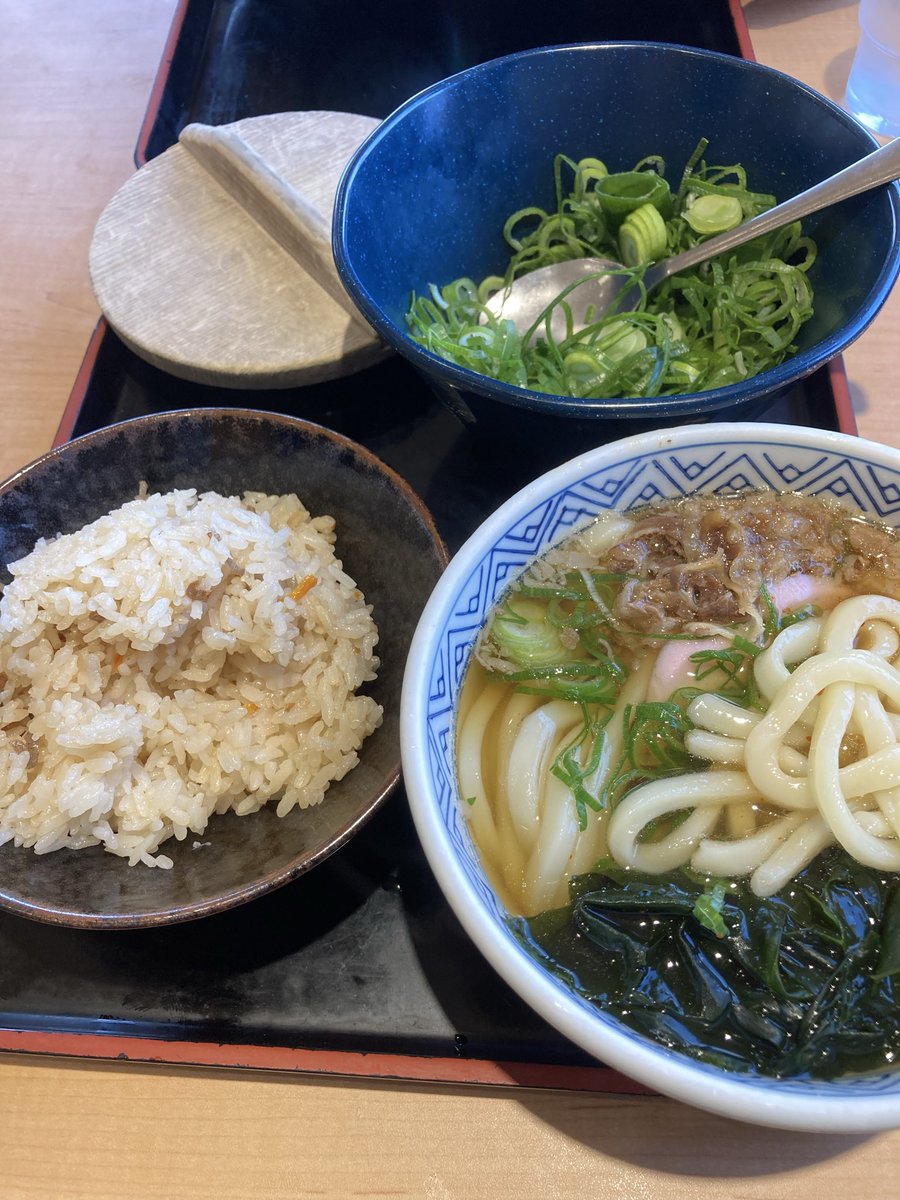 ruby231960's tweet image. 今週、水曜だったか木曜だったかの『ゴゴスマ』で紹介された山口県のソウルフード『どんどん』でうどん定食食べてきました♪