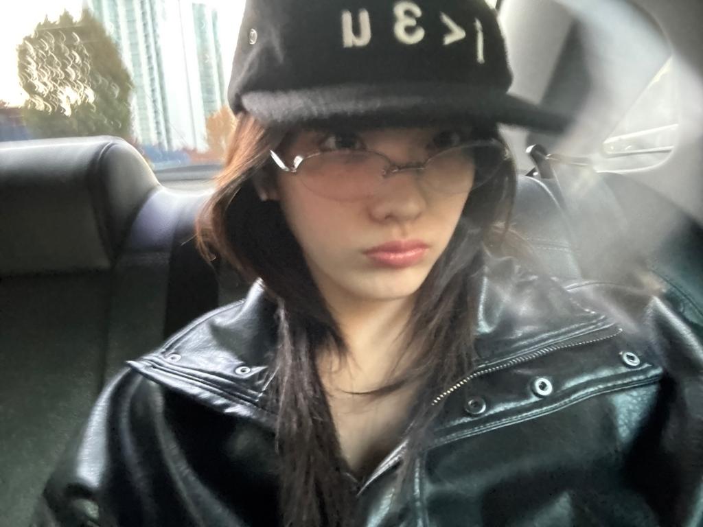 ijroha's tweet photo. Tonight, I do not shine loudly; I glow softly, like a secret star stitched into the sleeves of my heart https://t.co/uOogI2En0n