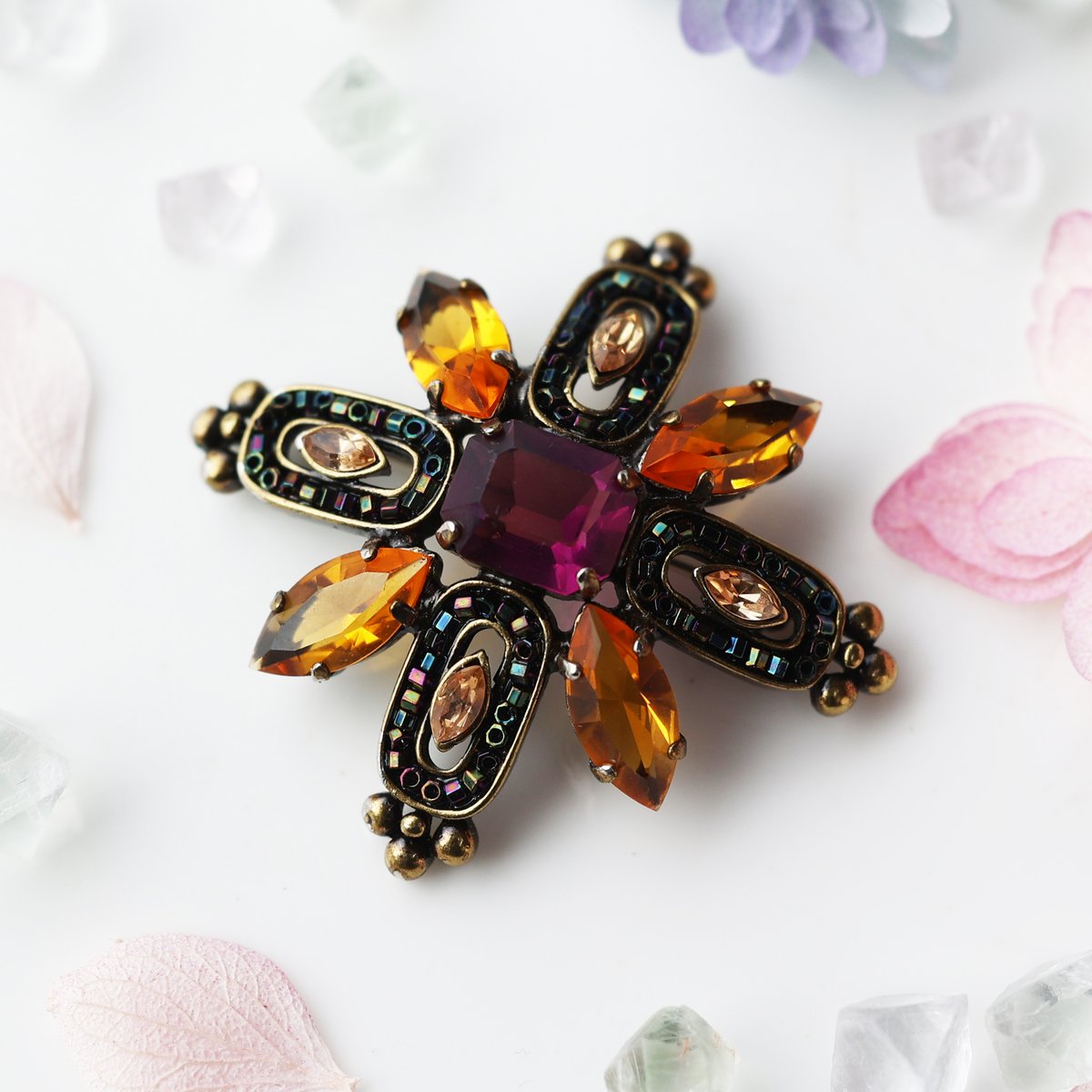 海福雑貨通販部の【ヴィンテージアクセサリー】に、色硝子のブローチを