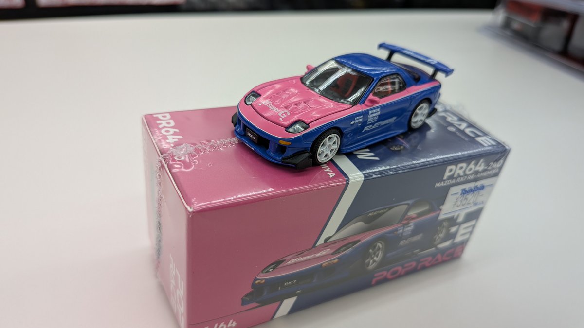 tammatsuyama's tweet photo. 【ミニカー】商品入荷情報！！
【POP RACE】☆新商品★
・MAZDA RX7 RE-AMEMIYA BLUE PINK
販売価格：￥3,520(税込)！！
入荷です！！

＃タムタム松山店　＃ミニカー　＃タムタム創業50周年　＃POPRACE　＃MAZDA　＃RX7　＃REAMEMIYA https://t.co/7cbX4VUwEt