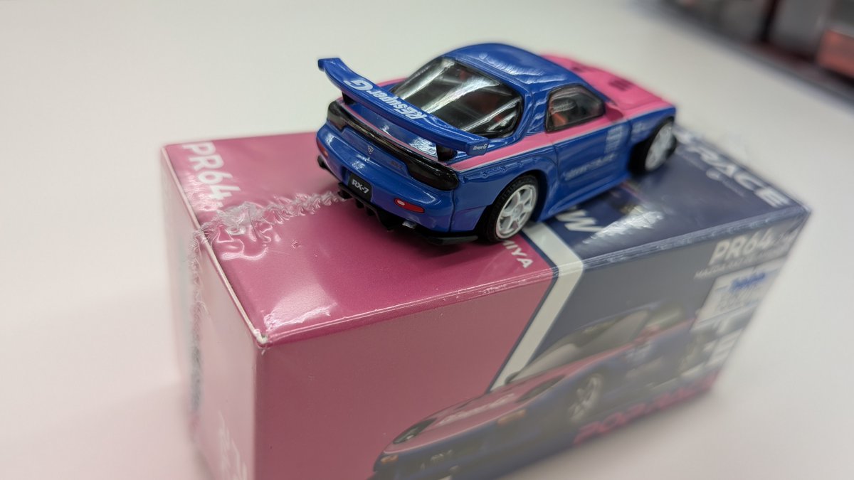 tammatsuyama's tweet photo. 【ミニカー】商品入荷情報！！
【POP RACE】☆新商品★
・MAZDA RX7 RE-AMEMIYA BLUE PINK
販売価格：￥3,520(税込)！！
入荷です！！

＃タムタム松山店　＃ミニカー　＃タムタム創業50周年　＃POPRACE　＃MAZDA　＃RX7　＃REAMEMIYA https://t.co/7cbX4VUwEt