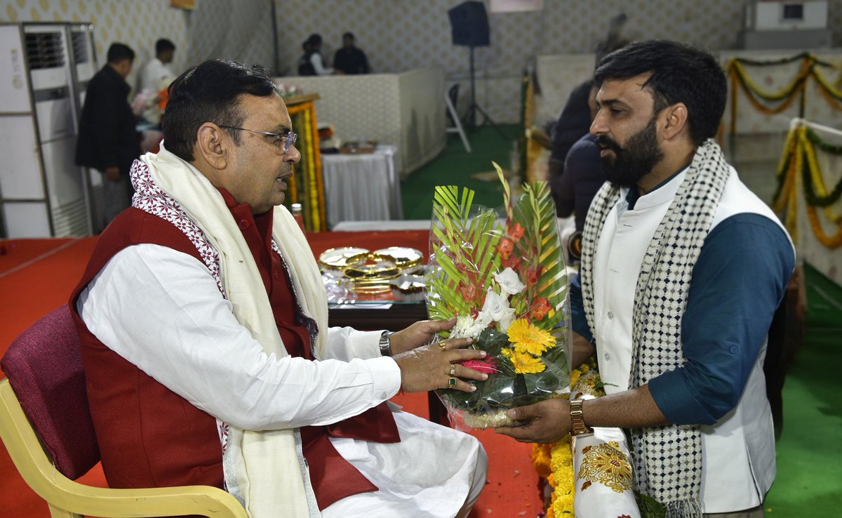 agrawalvikas417's tweet photo. धन्यवाद भाईसाहब को सामुदायिक स्वास्थ्य अधिकारी 2022 वेटिंग ओर 2025 कॉमन कैंडीडेट की बात उच्च स्तर पर रखने के लिए।

हमें उम्मीद ओर विश्वास है दोनों मुद्दे आपके द्वारा ही हल किए जाएंगे।
धन्यवाद भाईसाहब @bharatbeniwal_ 
धन्यवाद @the_pankajyadav https://t.co/BGpClHQ8ve