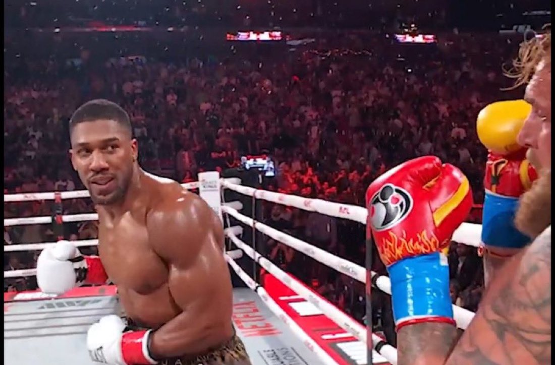 SpinninBackfist's tweet image. The smile 😭😭