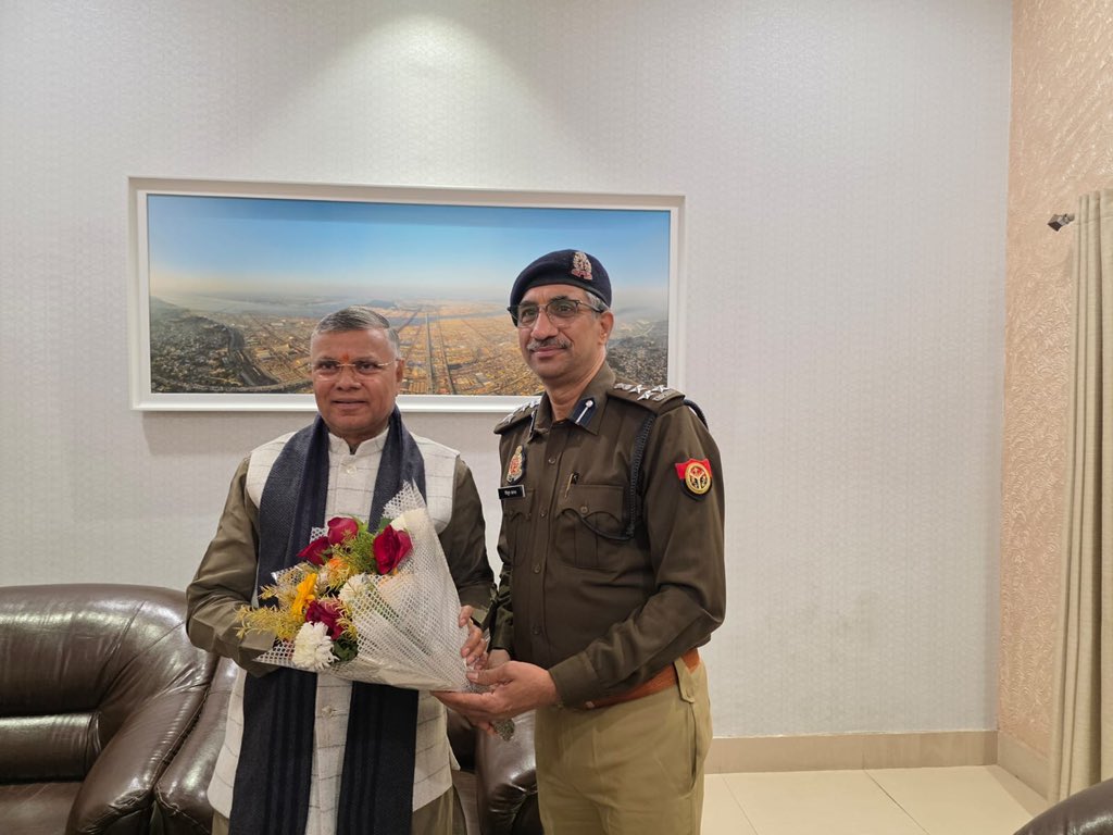 dharmindia51's tweet photo. सर्किट हाउस प्रयागराज में आम जनमानस एवं विभागीय अधिकारियों से शिष्टाचार भेंट की |
Bharatiya Janata Party (BJP)MYogiAdityanathBJP Uttar PradeshDharampal SinghPankaj Chaudhary https://t.co/GZXP37xArK