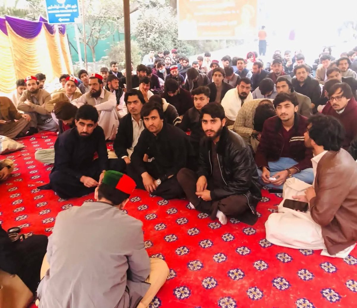 ItsUsmanAfridi's tweet photo. Chief Minister Sohail Afridi’s actions contradict his words Since 5 days  students at Peshawar University have been peacefully protesting for their missing friends But the government remains silent. 
#ReleaseMissingStudents #Uop #Protest https://t.co/5NCK3uzxhg